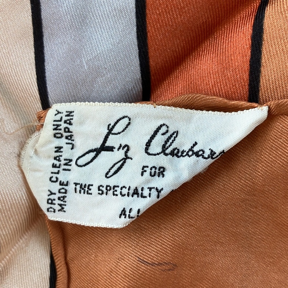 Vintage silk Liz Claiborne scarf medium square made in Japan - Picture 4 of 5